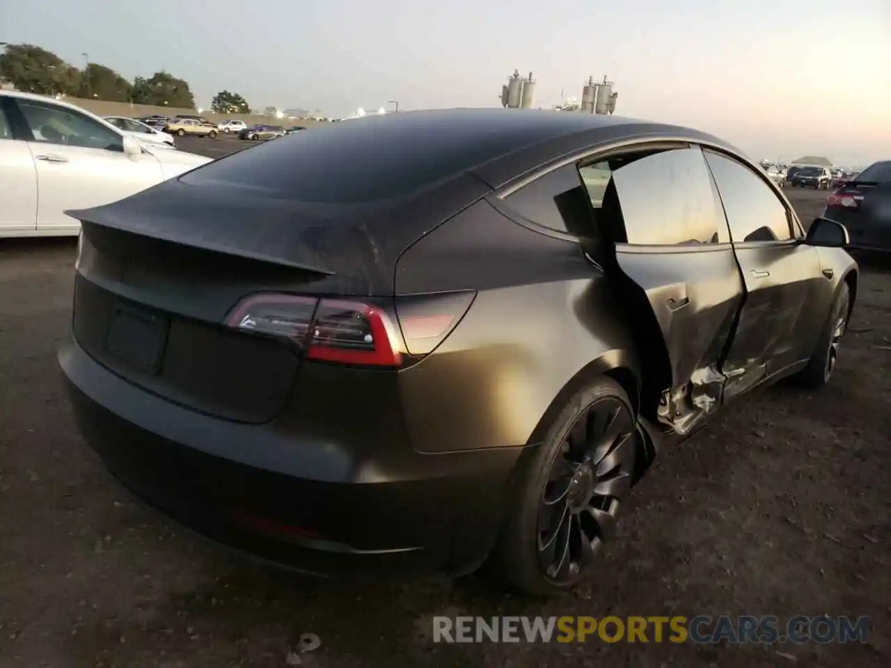 4 Photograph of a damaged car 5YJ3E1EC1MF076227 TESLA MODEL 3 2021