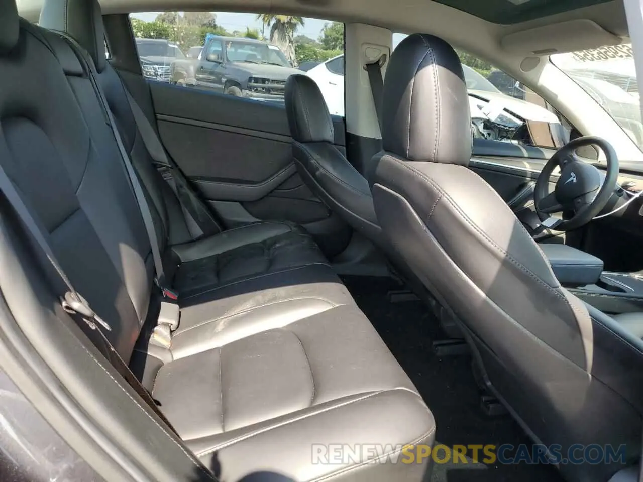 10 Photograph of a damaged car 5YJ3E1EC2MF072929 TESLA MODEL 3 2021