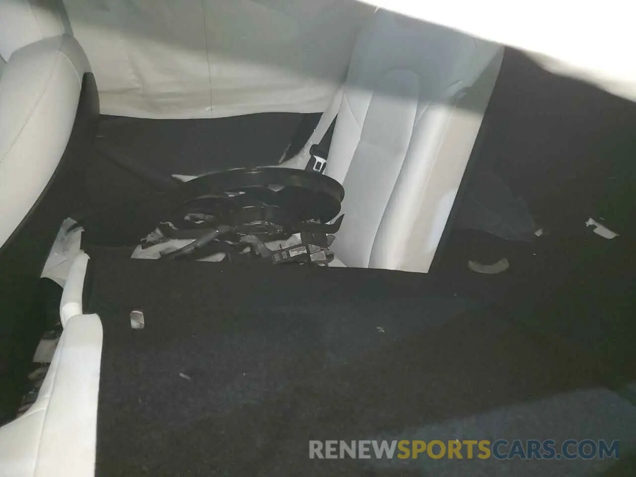 10 Photograph of a damaged car 5YJ3E1EC2MF985030 TESLA MODEL 3 2021