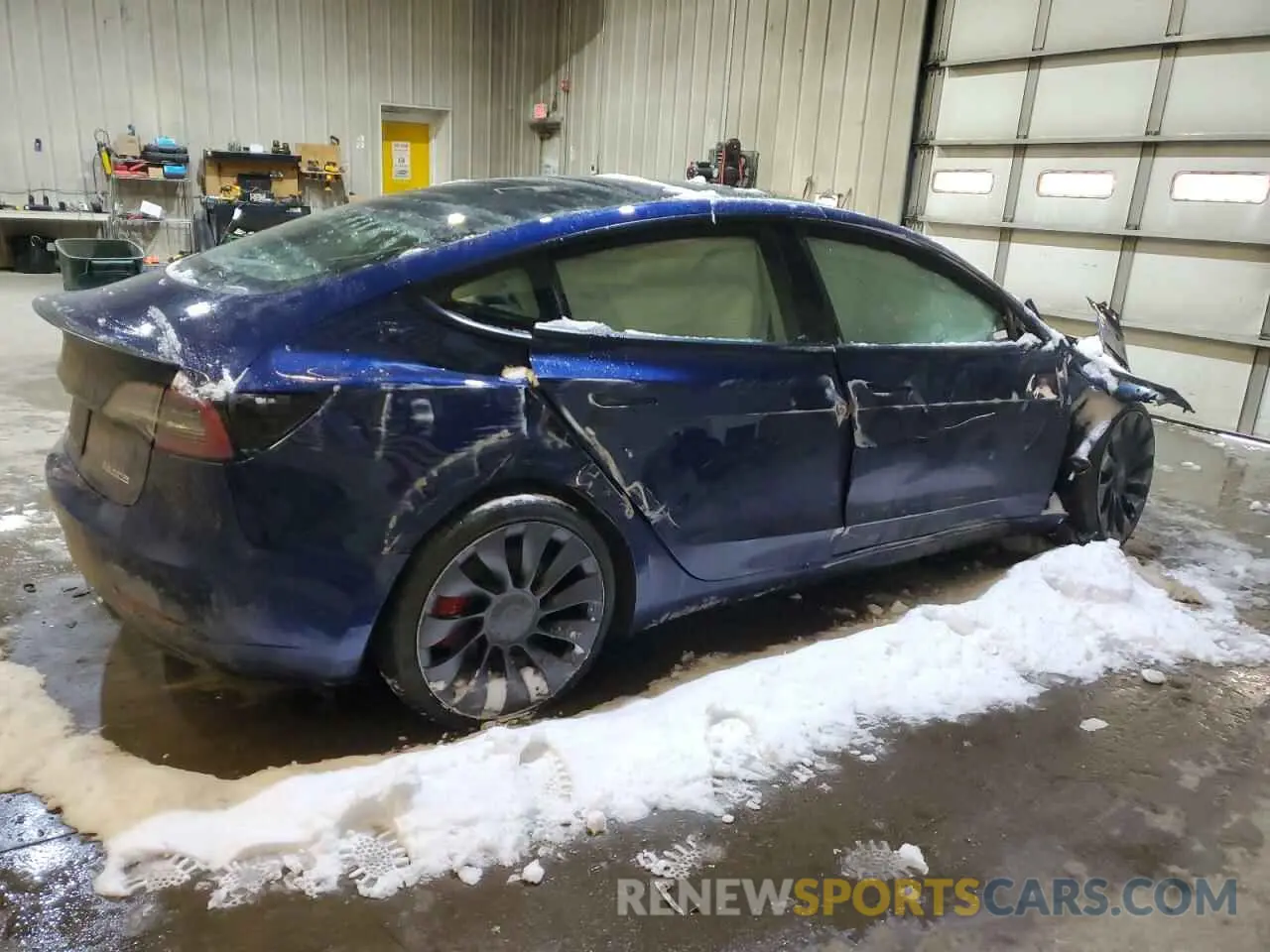 3 Photograph of a damaged car 5YJ3E1EC2MF985030 TESLA MODEL 3 2021