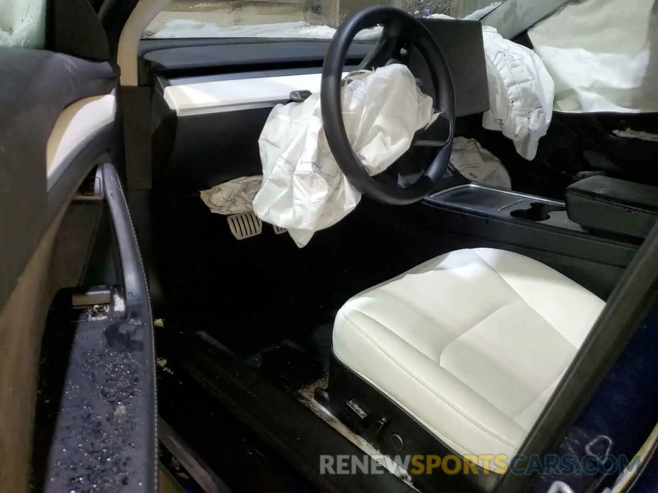 8 Photograph of a damaged car 5YJ3E1EC2MF985030 TESLA MODEL 3 2021