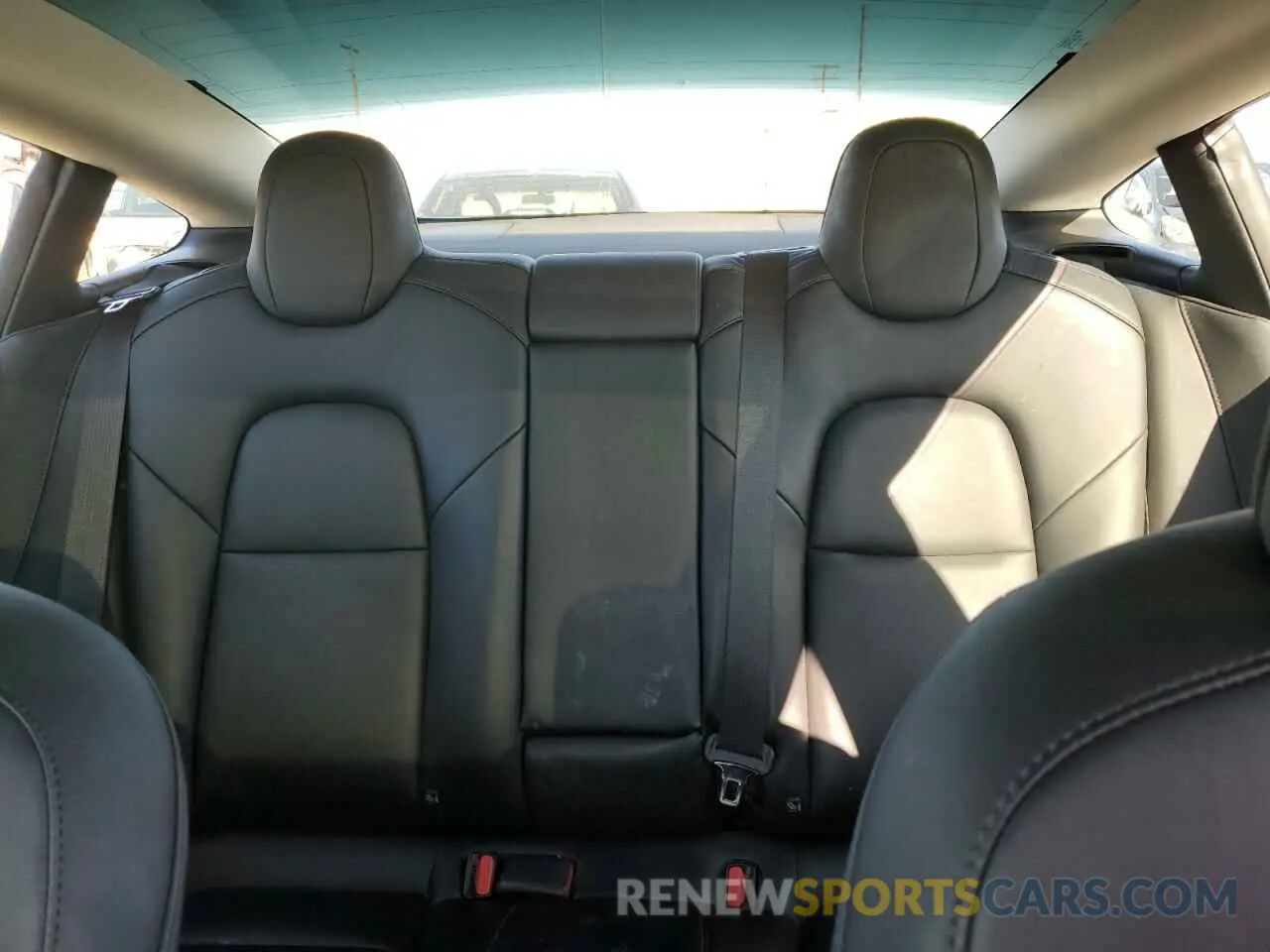 10 Photograph of a damaged car 5YJ3E1EC3MF020371 TESLA MODEL 3 2021