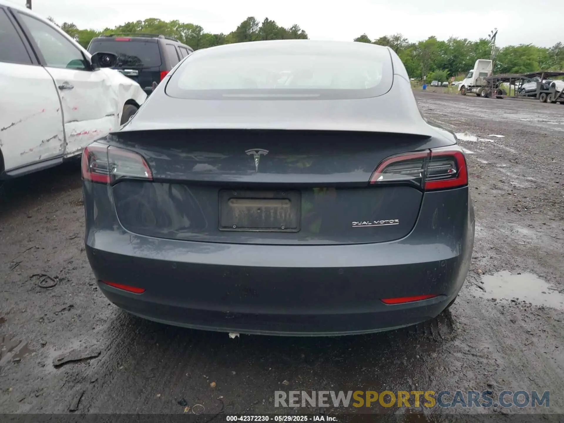 16 Photograph of a damaged car 5YJ3E1EC3MF056187 TESLA MODEL 3 2021
