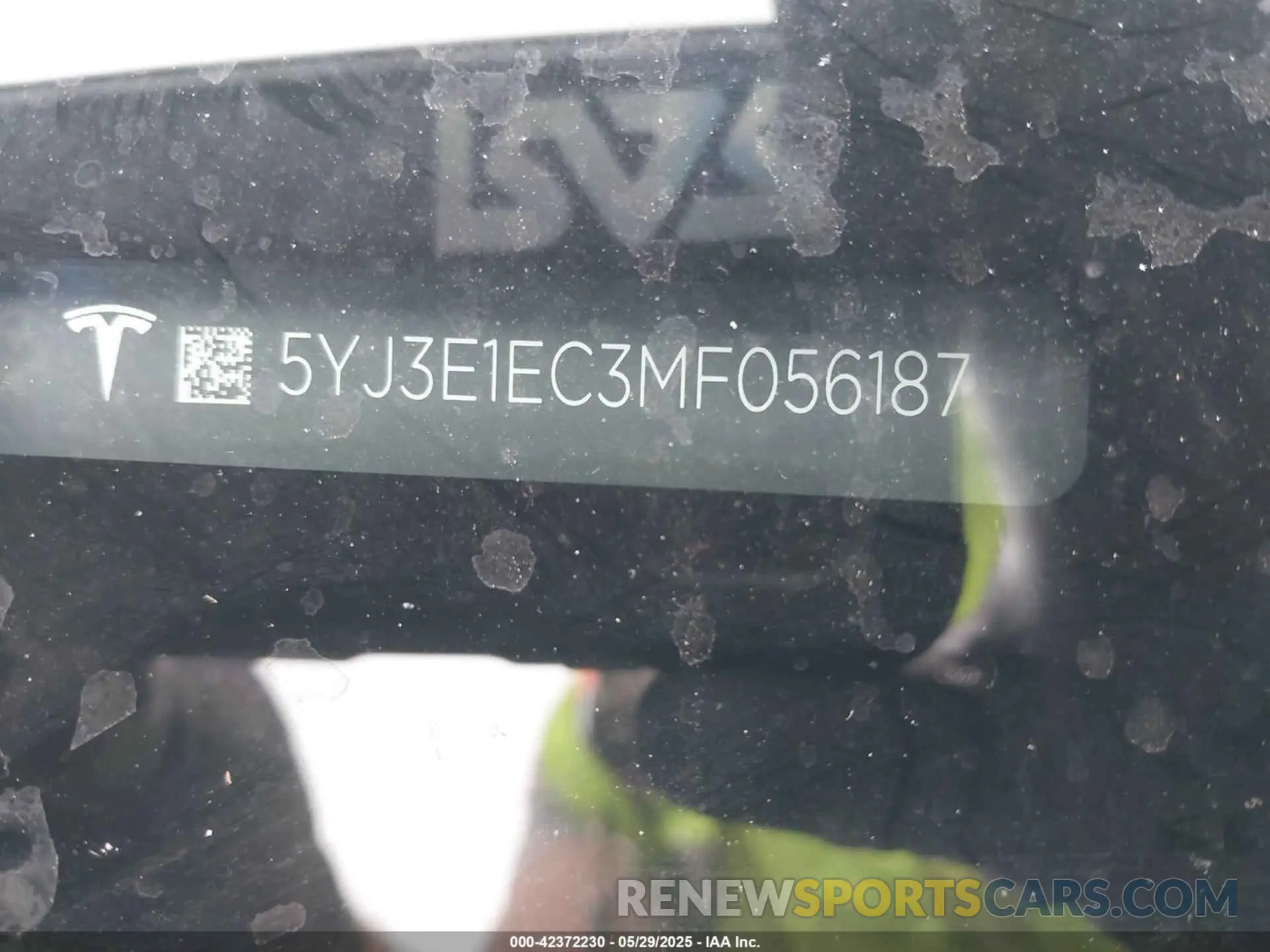 19 Photograph of a damaged car 5YJ3E1EC3MF056187 TESLA MODEL 3 2021