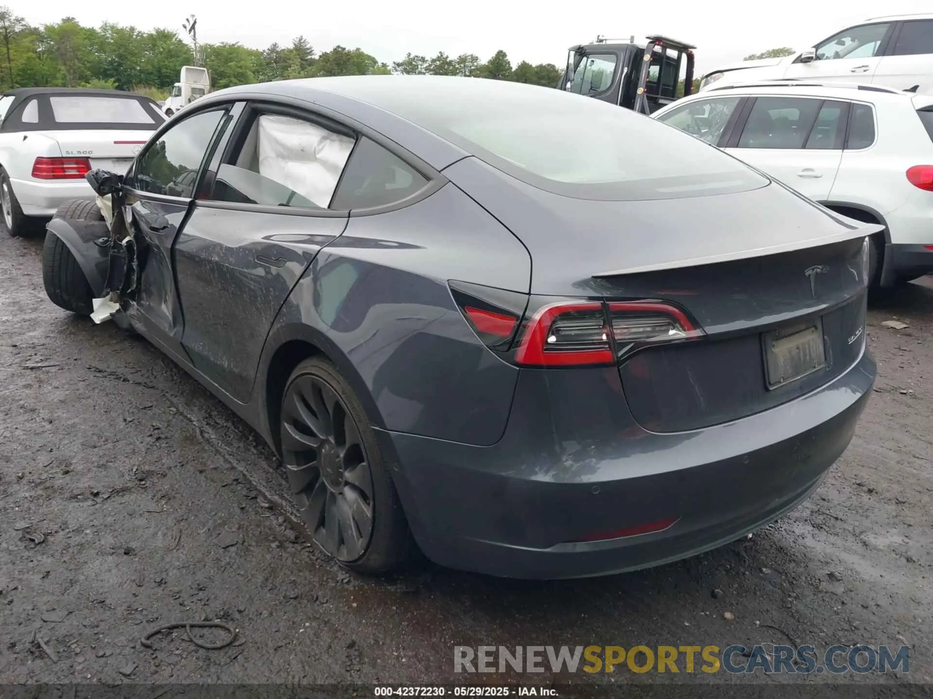 3 Photograph of a damaged car 5YJ3E1EC3MF056187 TESLA MODEL 3 2021