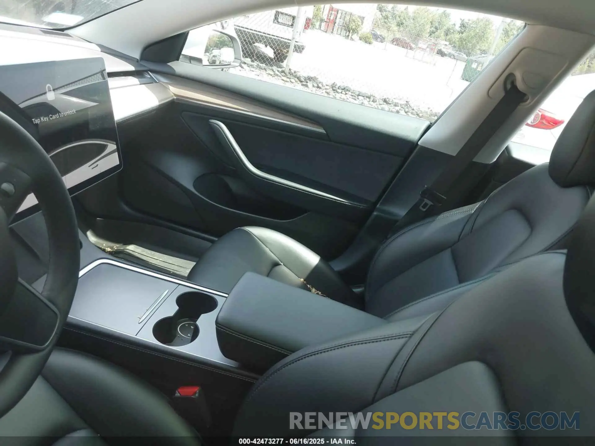16 Photograph of a damaged car 5YJ3E1EC4MF044601 TESLA MODEL 3 2021
