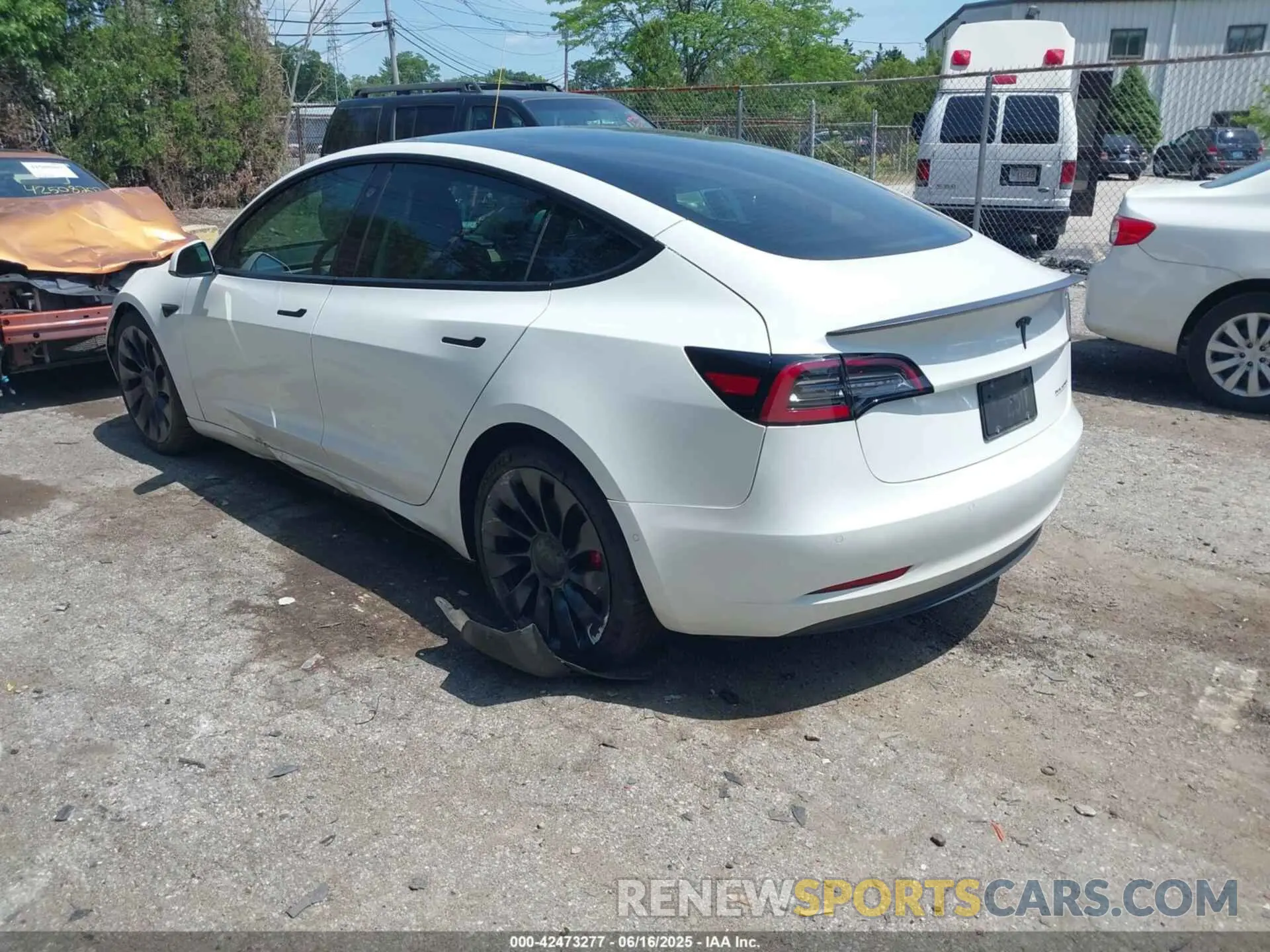 3 Photograph of a damaged car 5YJ3E1EC4MF044601 TESLA MODEL 3 2021