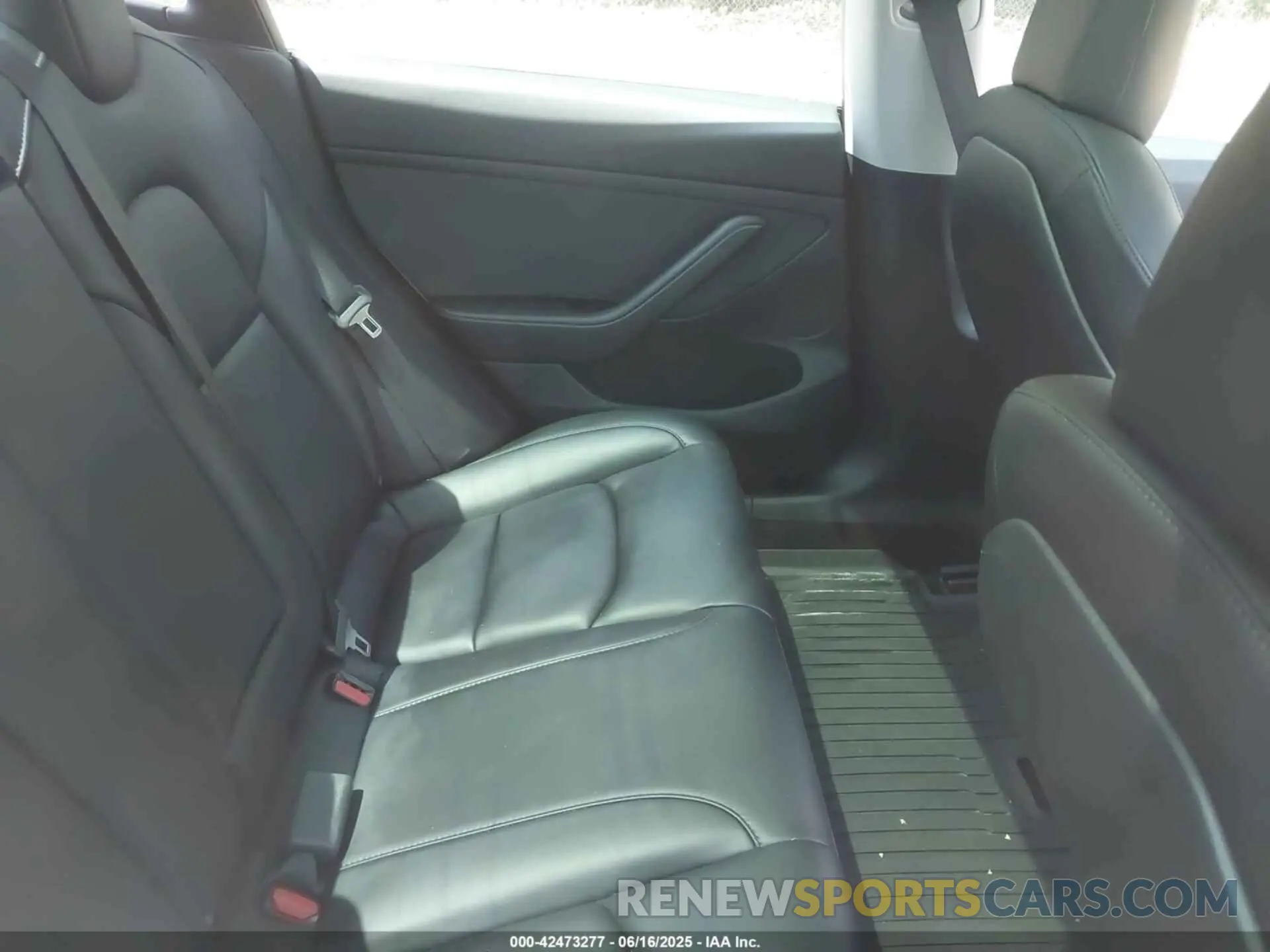 8 Photograph of a damaged car 5YJ3E1EC4MF044601 TESLA MODEL 3 2021