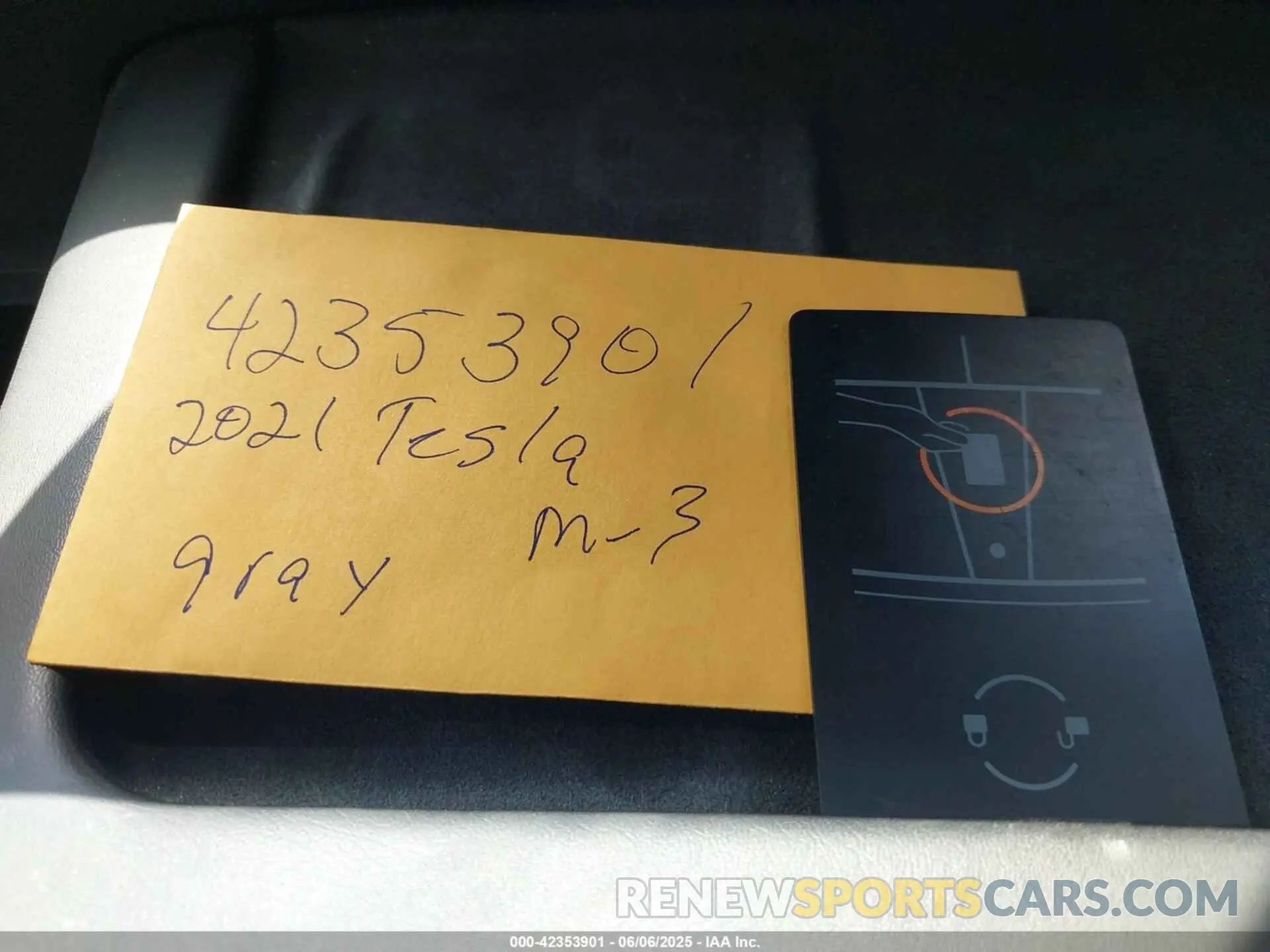 11 Photograph of a damaged car 5YJ3E1EC4MF044808 TESLA MODEL 3 2021