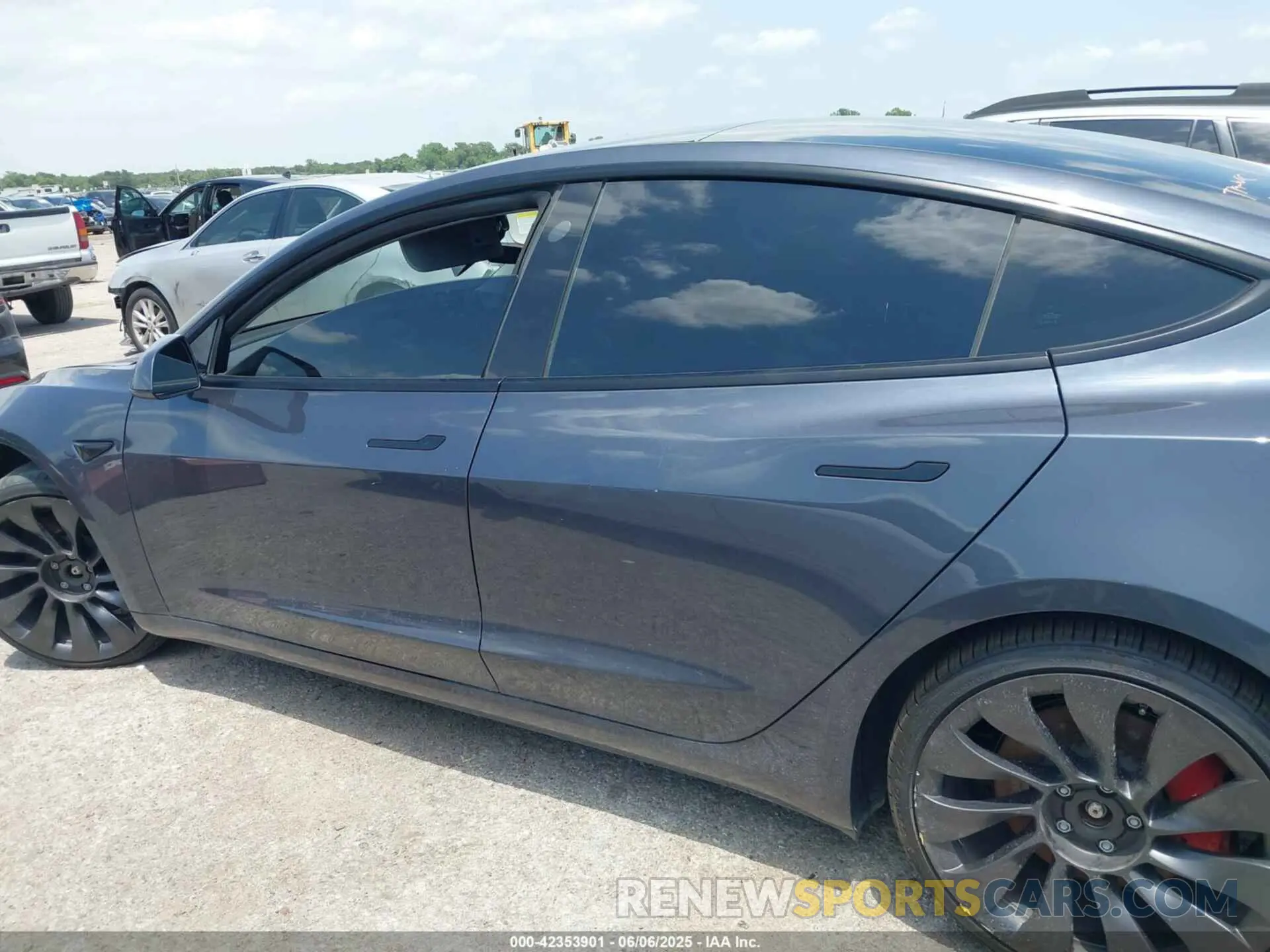 14 Photograph of a damaged car 5YJ3E1EC4MF044808 TESLA MODEL 3 2021