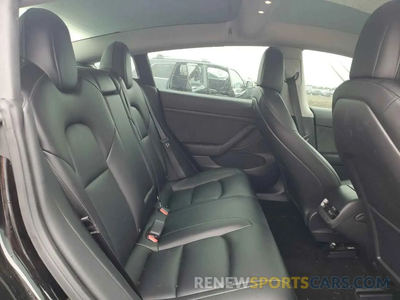 10 Photograph of a damaged car 5YJ3E1EC5MF097999 TESLA MODEL 3 2021