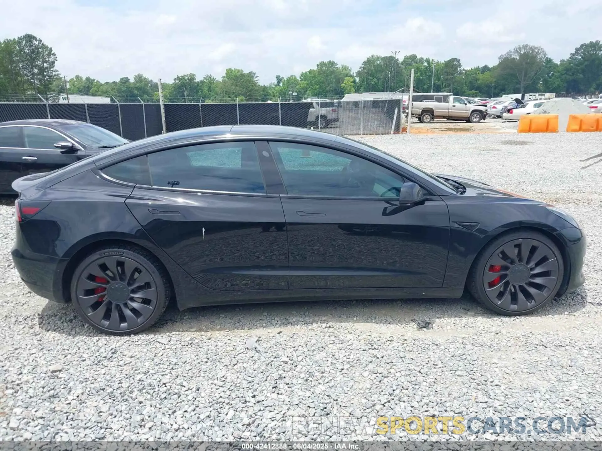 13 Photograph of a damaged car 5YJ3E1EC5MF925422 TESLA MODEL 3 2021