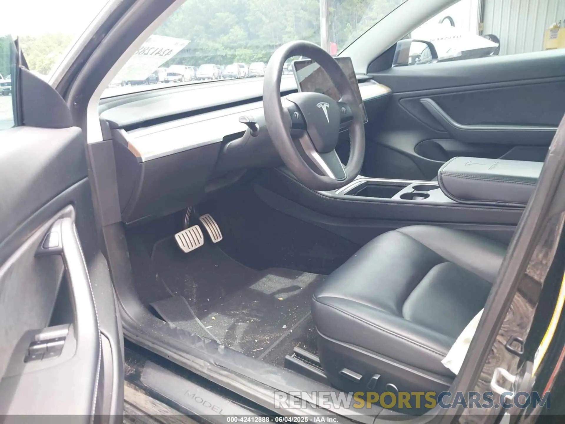 5 Photograph of a damaged car 5YJ3E1EC5MF925422 TESLA MODEL 3 2021