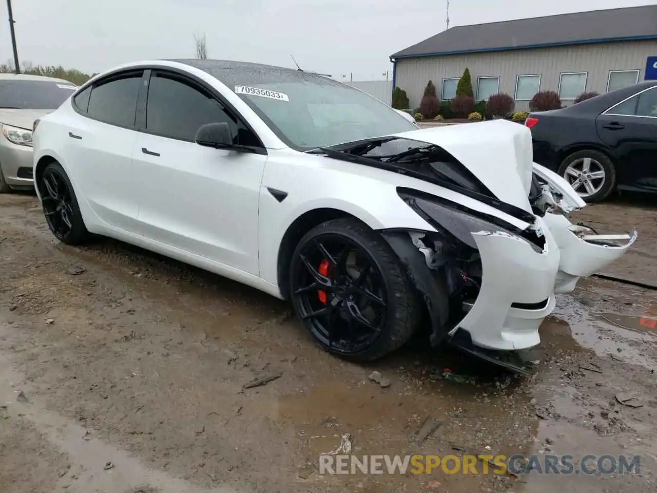 4 Photograph of a damaged car 5YJ3E1EC5MF926487 TESLA MODEL 3 2021