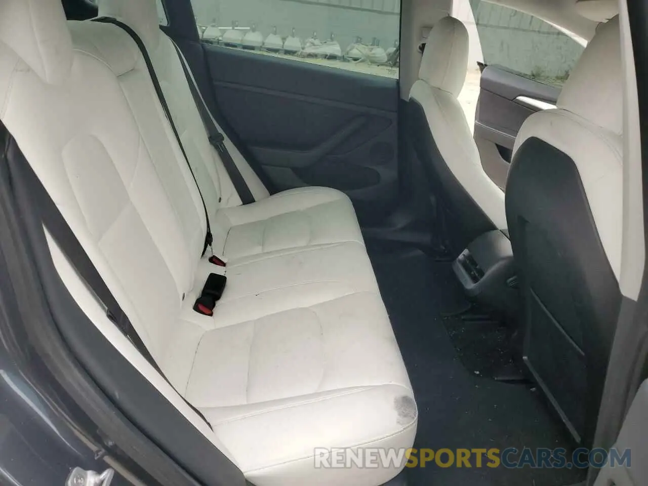 10 Photograph of a damaged car 5YJ3E1EC5MF984986 TESLA MODEL 3 2021