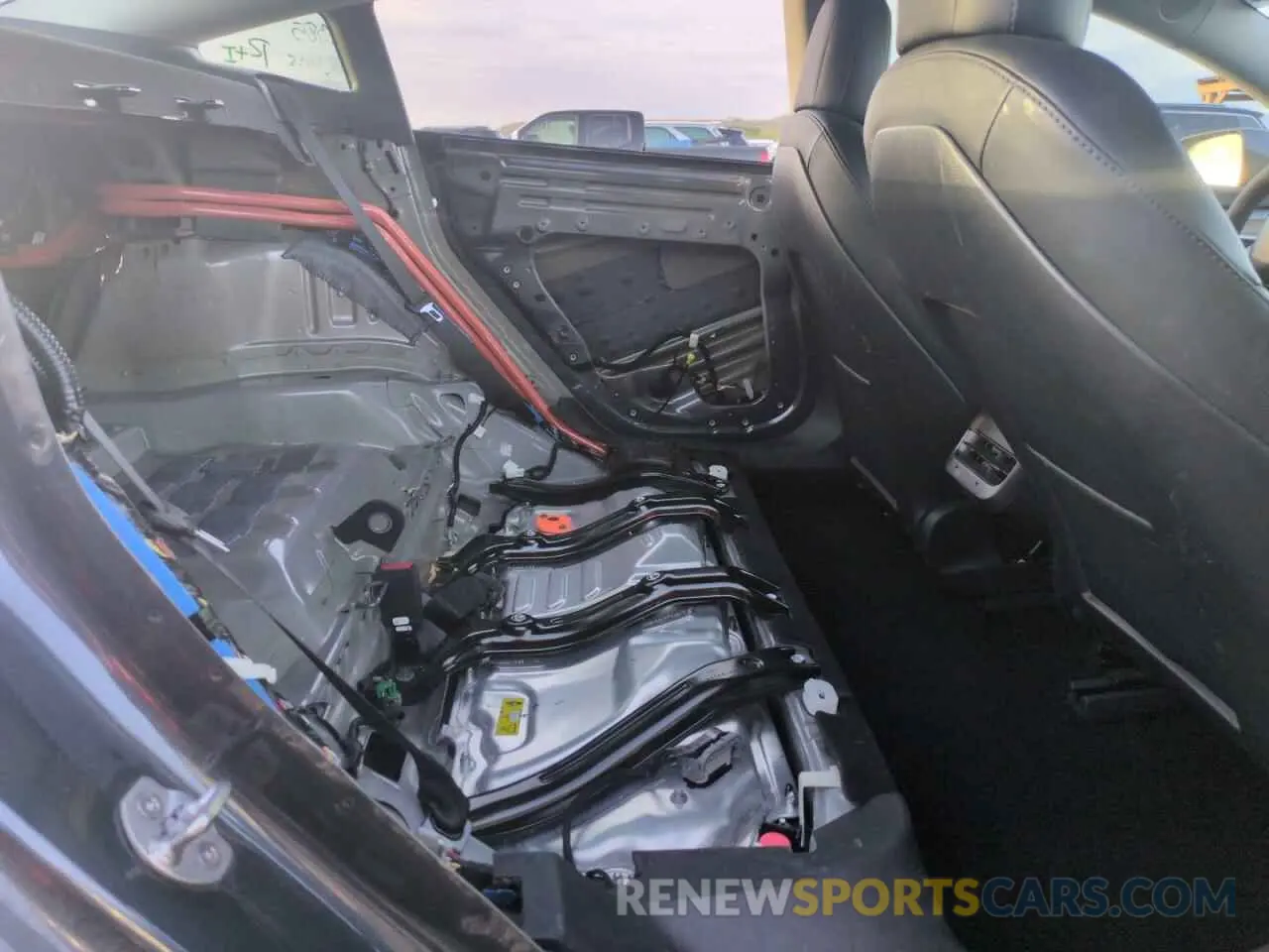 10 Photograph of a damaged car 5YJ3E1EC6MF072920 TESLA MODEL 3 2021