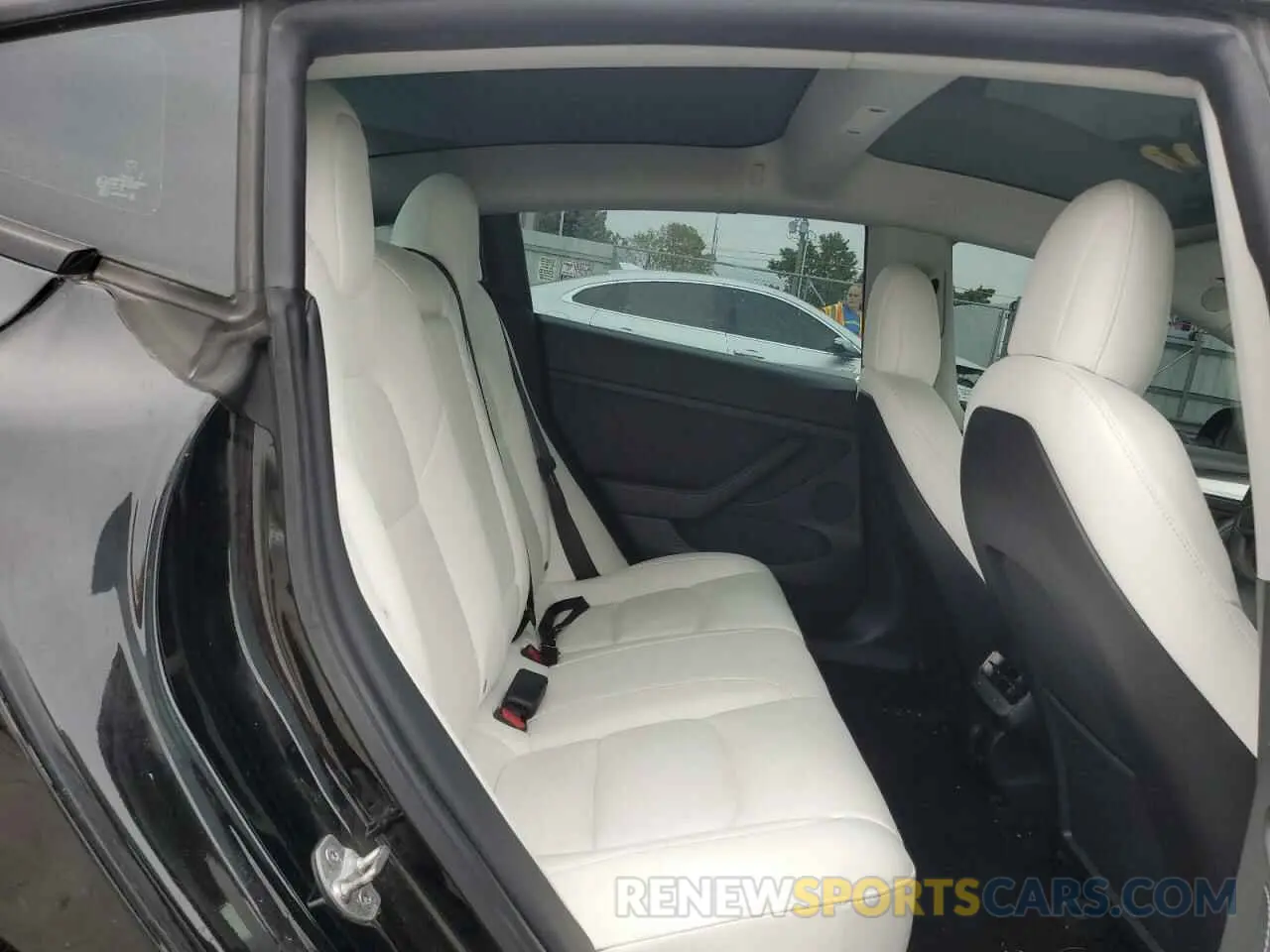 10 Photograph of a damaged car 5YJ3E1EC7MF975545 TESLA MODEL 3 2021