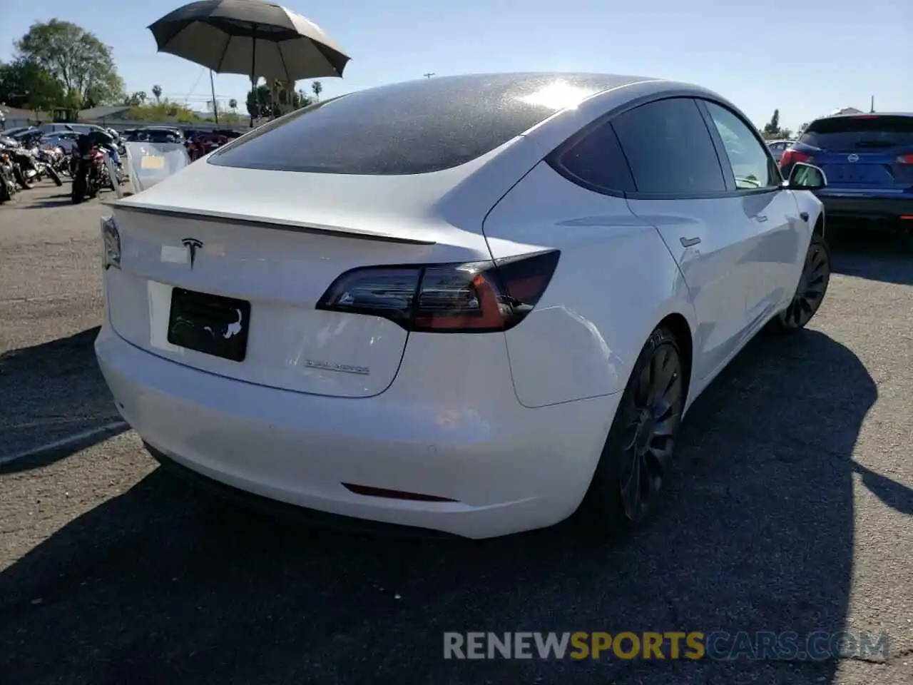 4 Photograph of a damaged car 5YJ3E1EC7MF995634 TESLA MODEL 3 2021