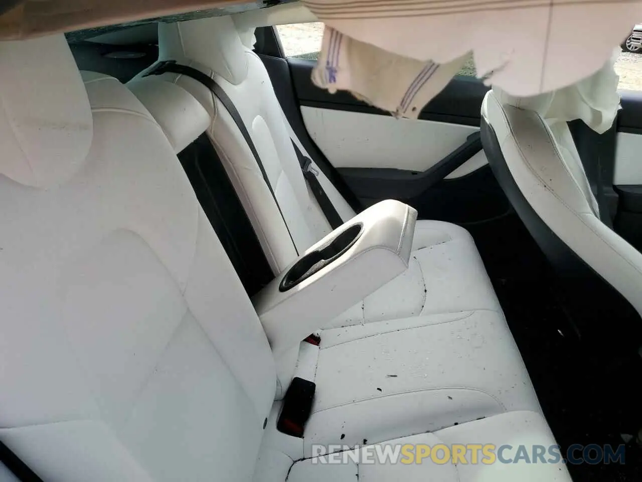 10 Photograph of a damaged car 5YJ3E1EC8MF850697 TESLA MODEL 3 2021