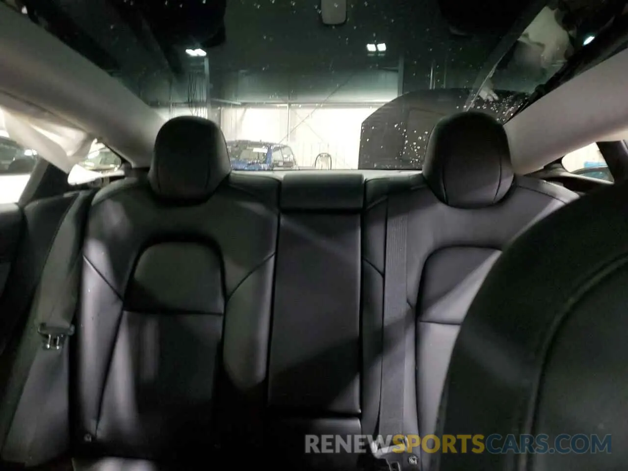 10 Photograph of a damaged car 5YJ3E1EC8MF860680 TESLA MODEL 3 2021