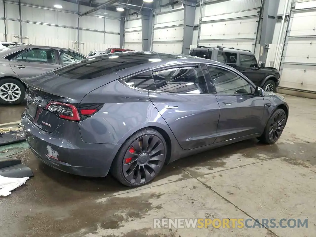 3 Photograph of a damaged car 5YJ3E1EC8MF860680 TESLA MODEL 3 2021