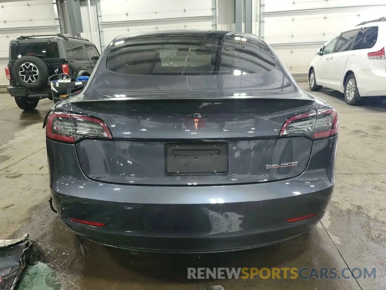 6 Photograph of a damaged car 5YJ3E1EC8MF860680 TESLA MODEL 3 2021