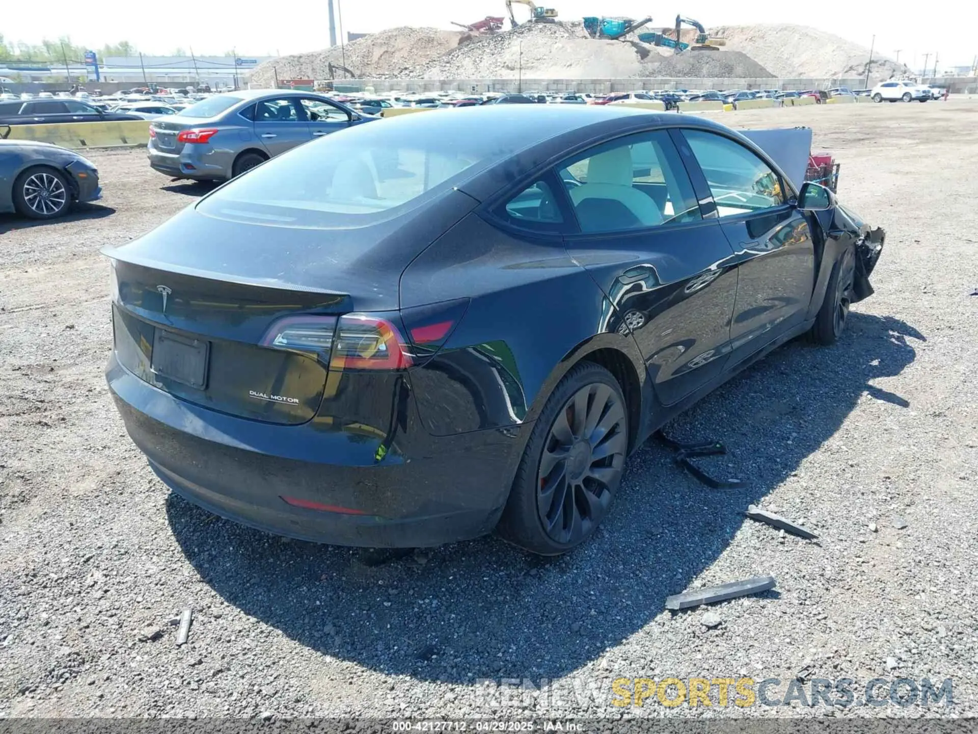 4 Photograph of a damaged car 5YJ3E1EC9MF091963 TESLA MODEL 3 2021