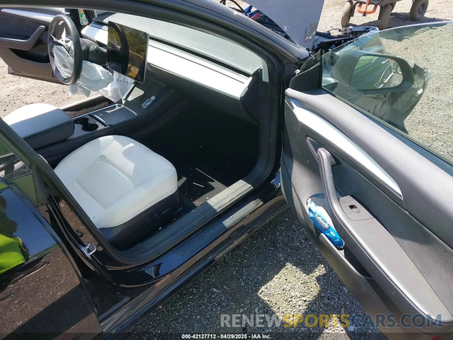 5 Photograph of a damaged car 5YJ3E1EC9MF091963 TESLA MODEL 3 2021