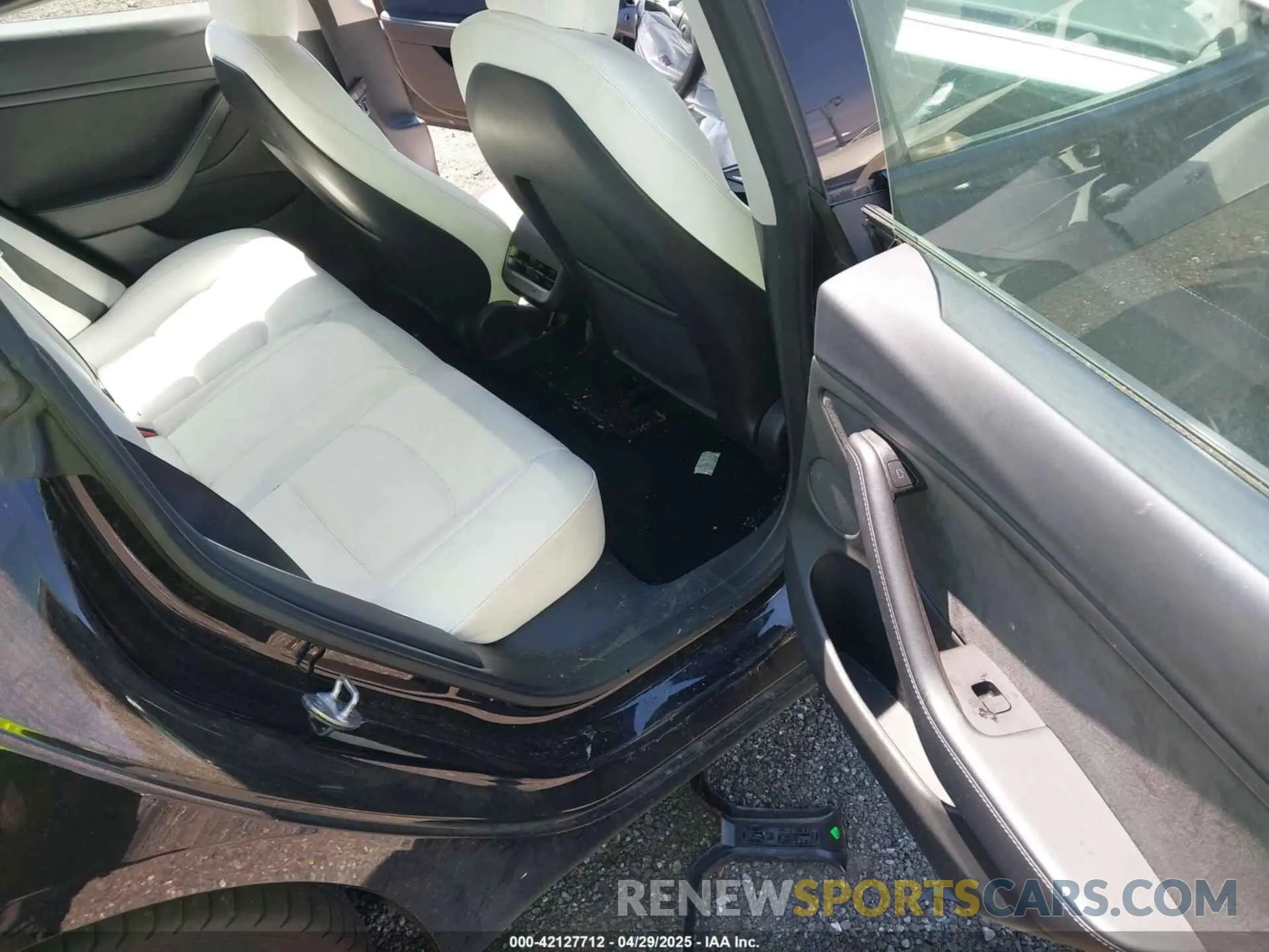 8 Photograph of a damaged car 5YJ3E1EC9MF091963 TESLA MODEL 3 2021