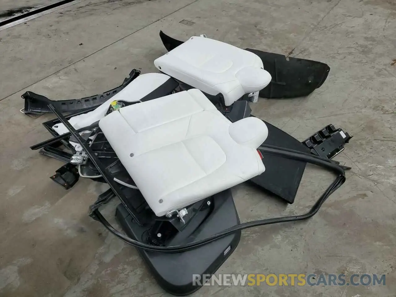 12 Photograph of a damaged car 5YJ3E1EC9MF093700 TESLA MODEL 3 2021