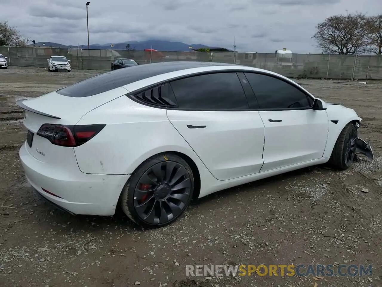 3 Photograph of a damaged car 5YJ3E1EC9MF935905 TESLA MODEL 3 2021