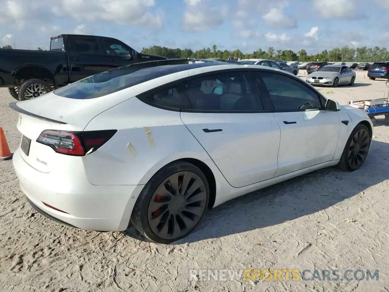 3 Photograph of a damaged car 5YJ3E1ECXMF044795 TESLA MODEL 3 2021