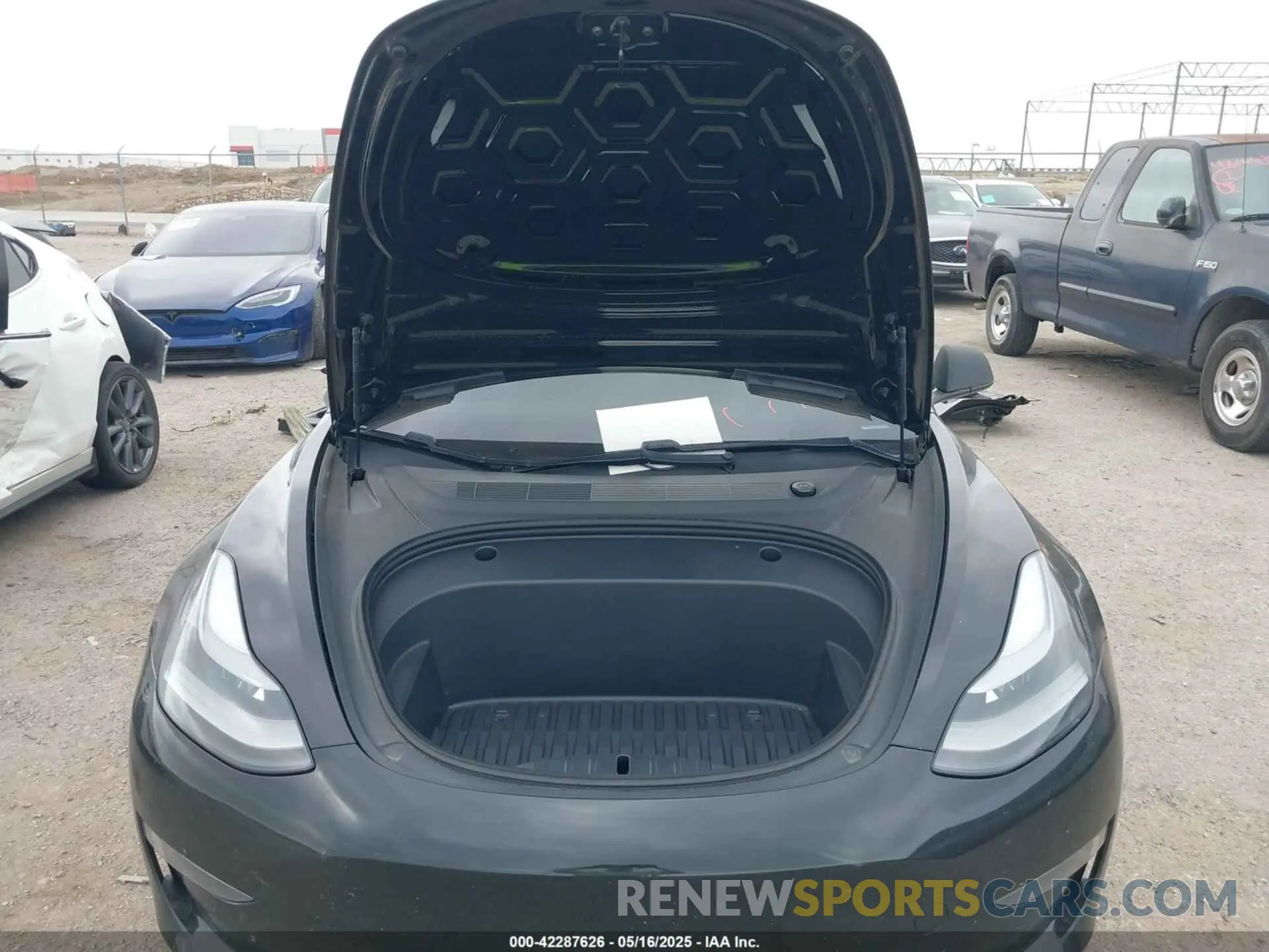 10 Photograph of a damaged car 5YJ3E1ECXMF056512 TESLA MODEL 3 2021