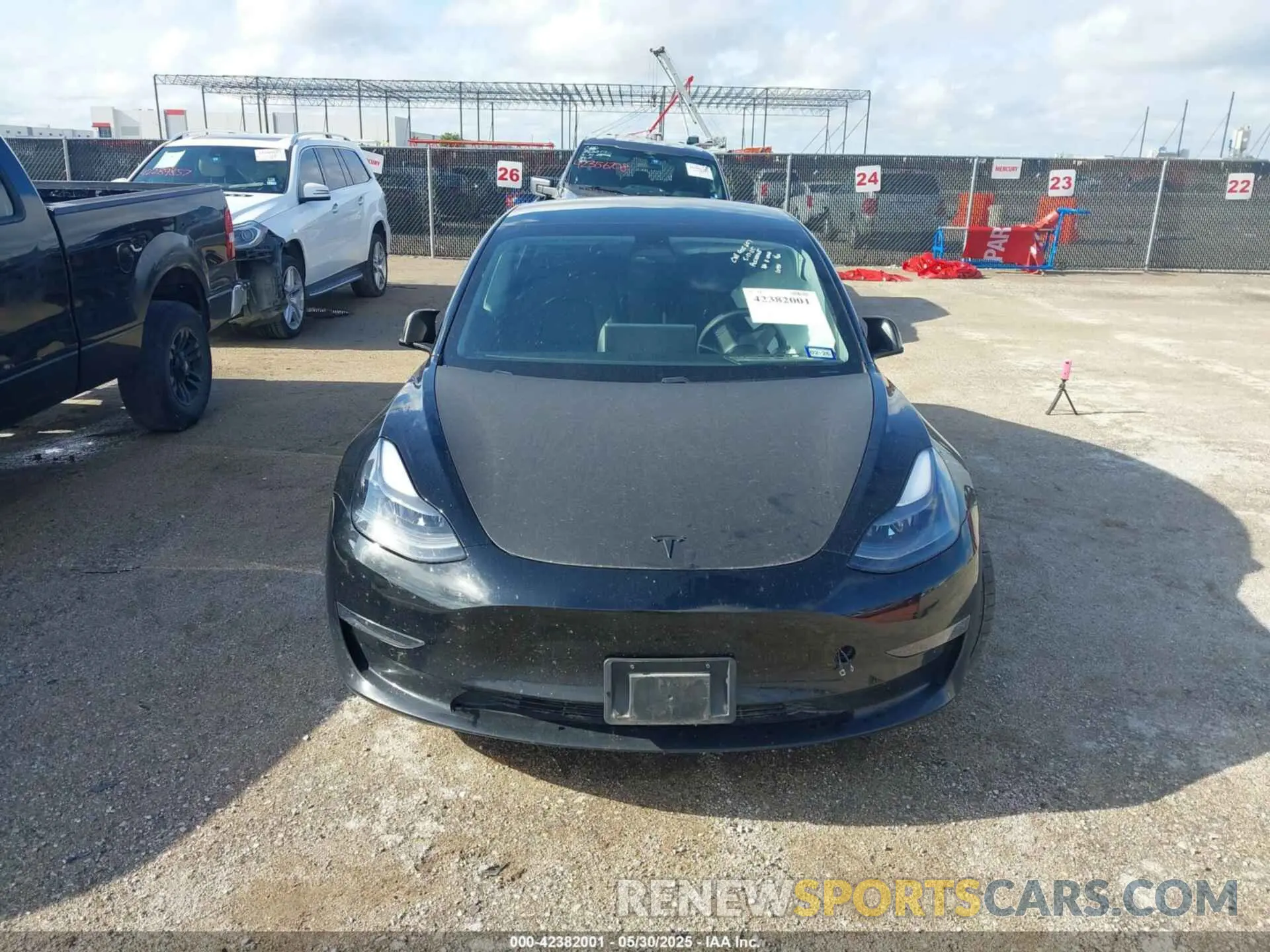 11 Photograph of a damaged car 5YJ3E1ECXMF060365 TESLA MODEL 3 2021