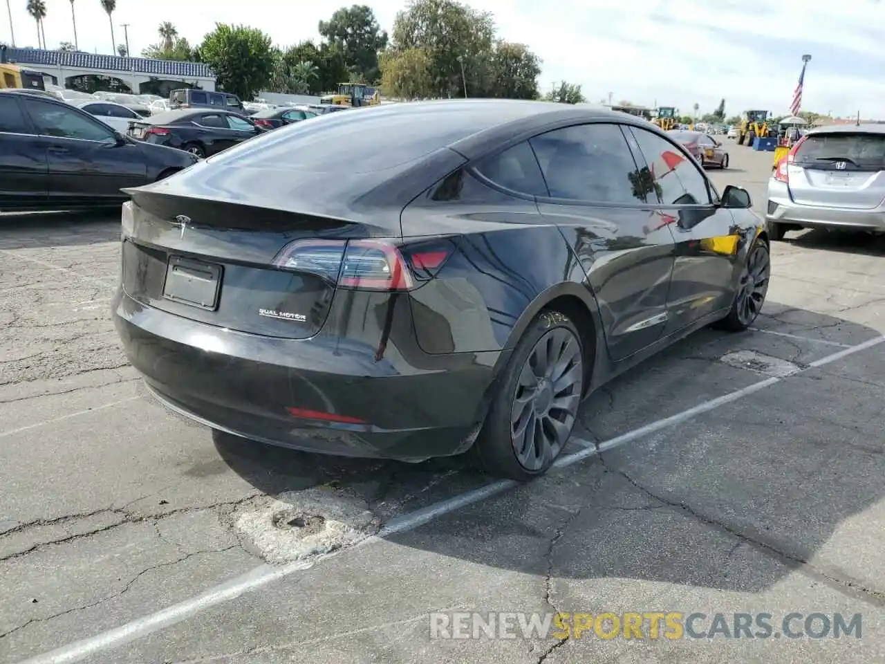 4 Photograph of a damaged car 5YJ3E1ECXMF070183 TESLA MODEL 3 2021