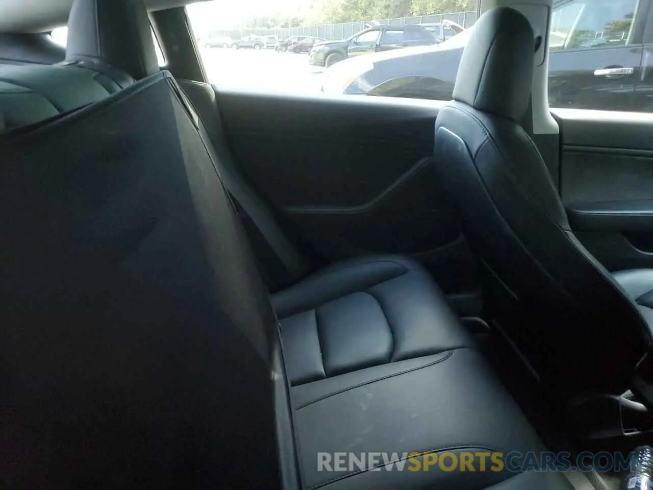 10 Photograph of a damaged car 5YJ3E1ECXMF914139 TESLA MODEL 3 2021
