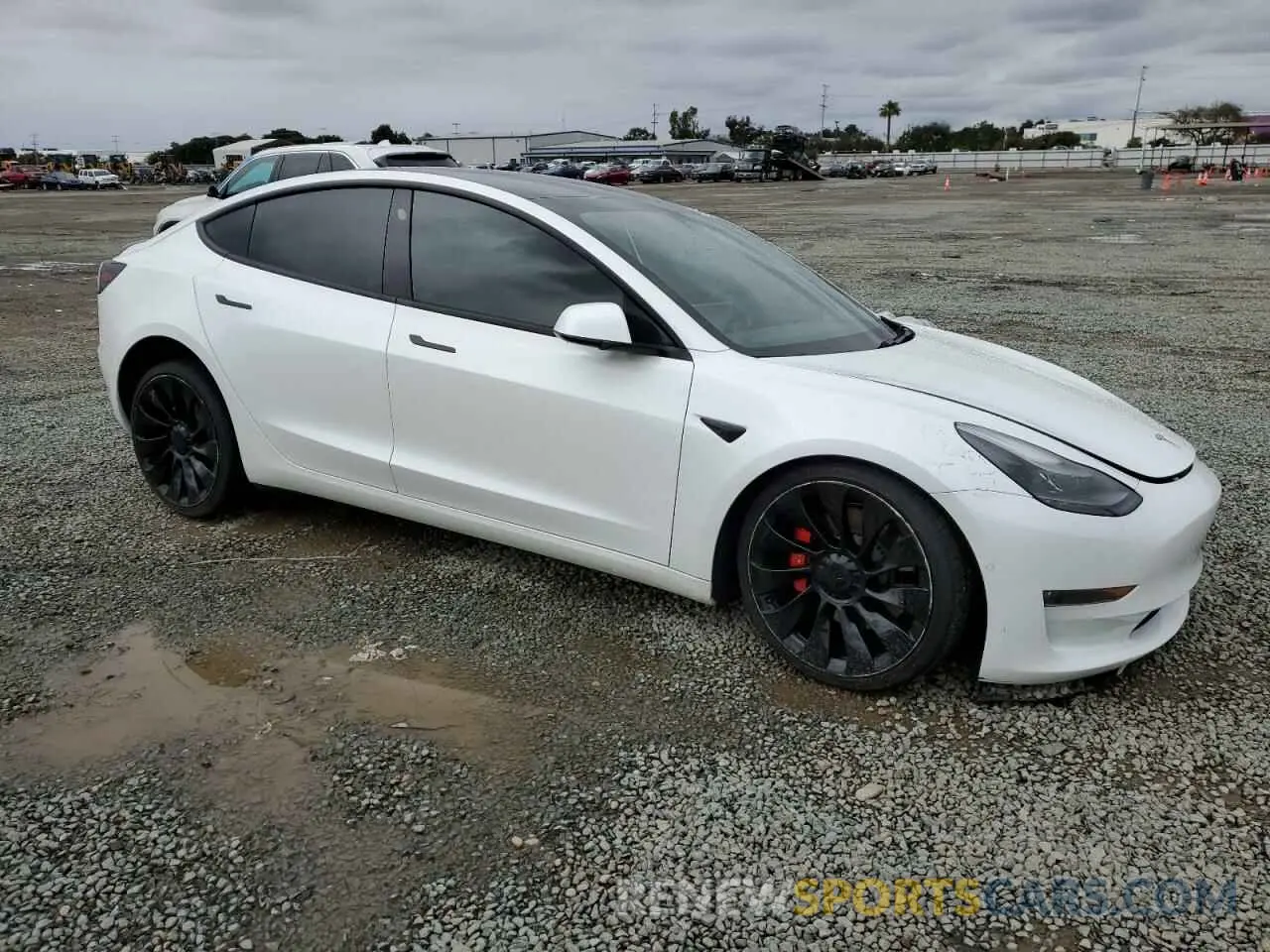 4 Photograph of a damaged car 5YJ3E1ECXMF936349 TESLA MODEL 3 2021