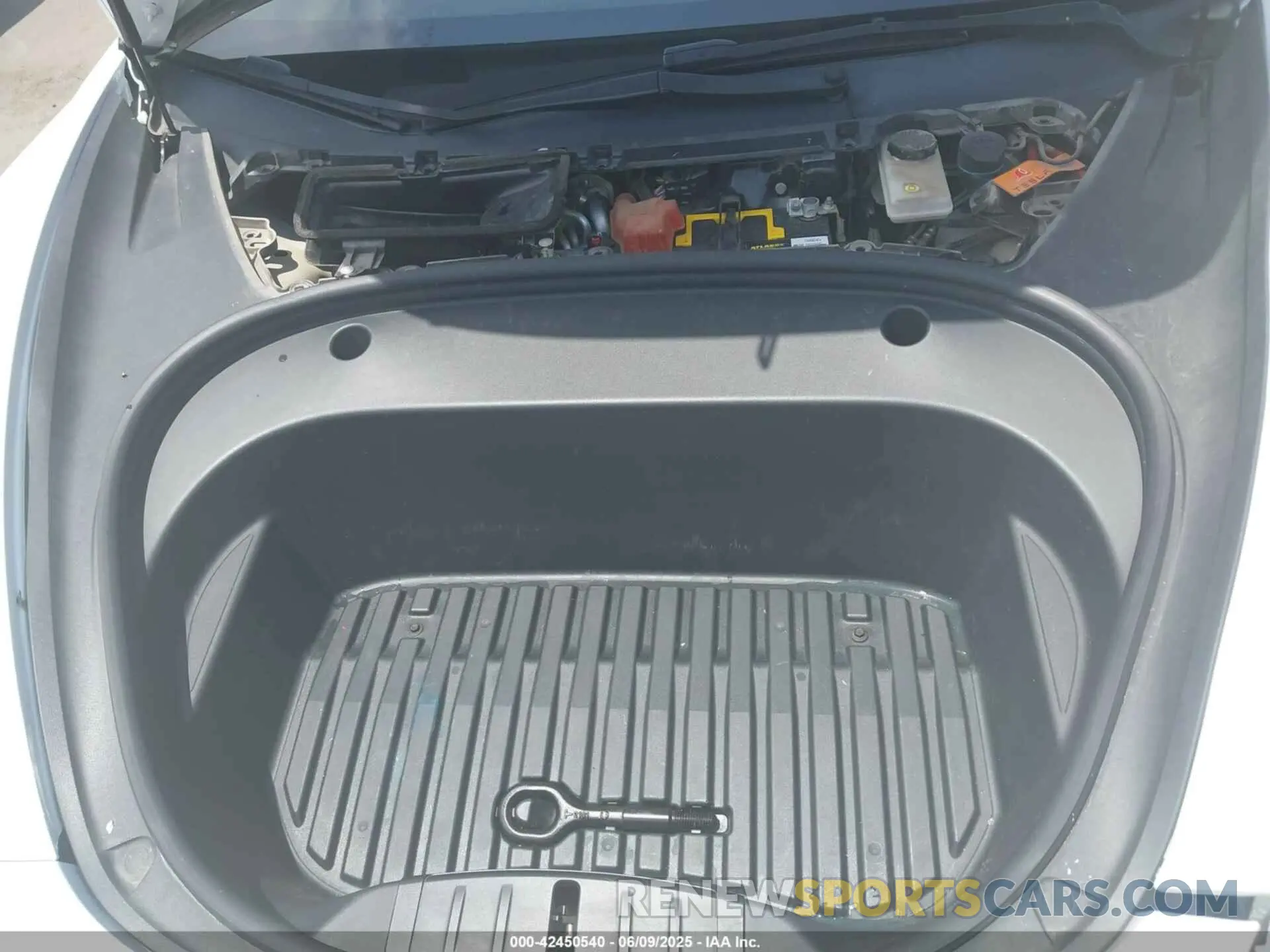 10 Photograph of a damaged car 5YJ3E1EA0NF102851 TESLA MODEL 3 2022