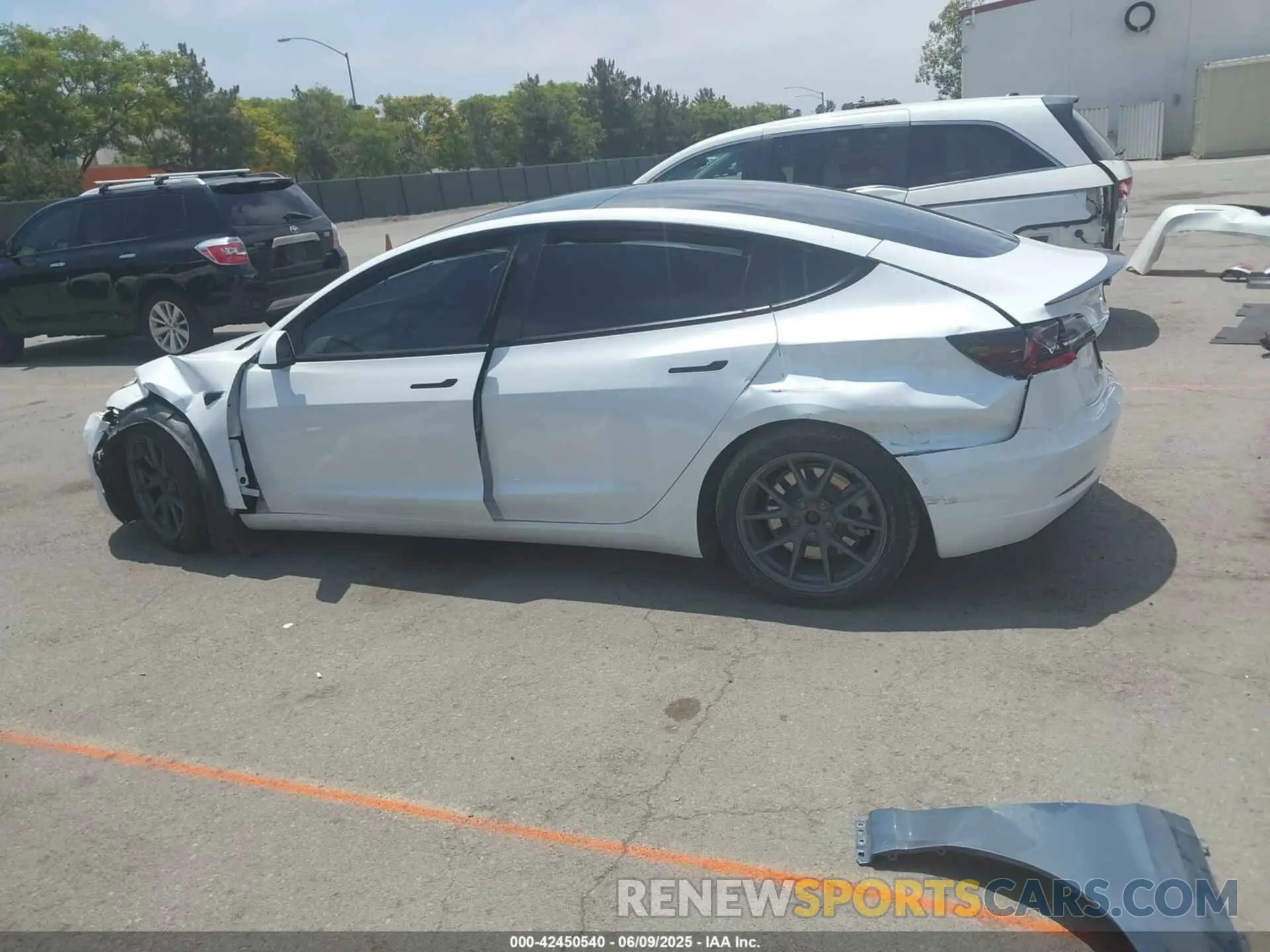 14 Photograph of a damaged car 5YJ3E1EA0NF102851 TESLA MODEL 3 2022