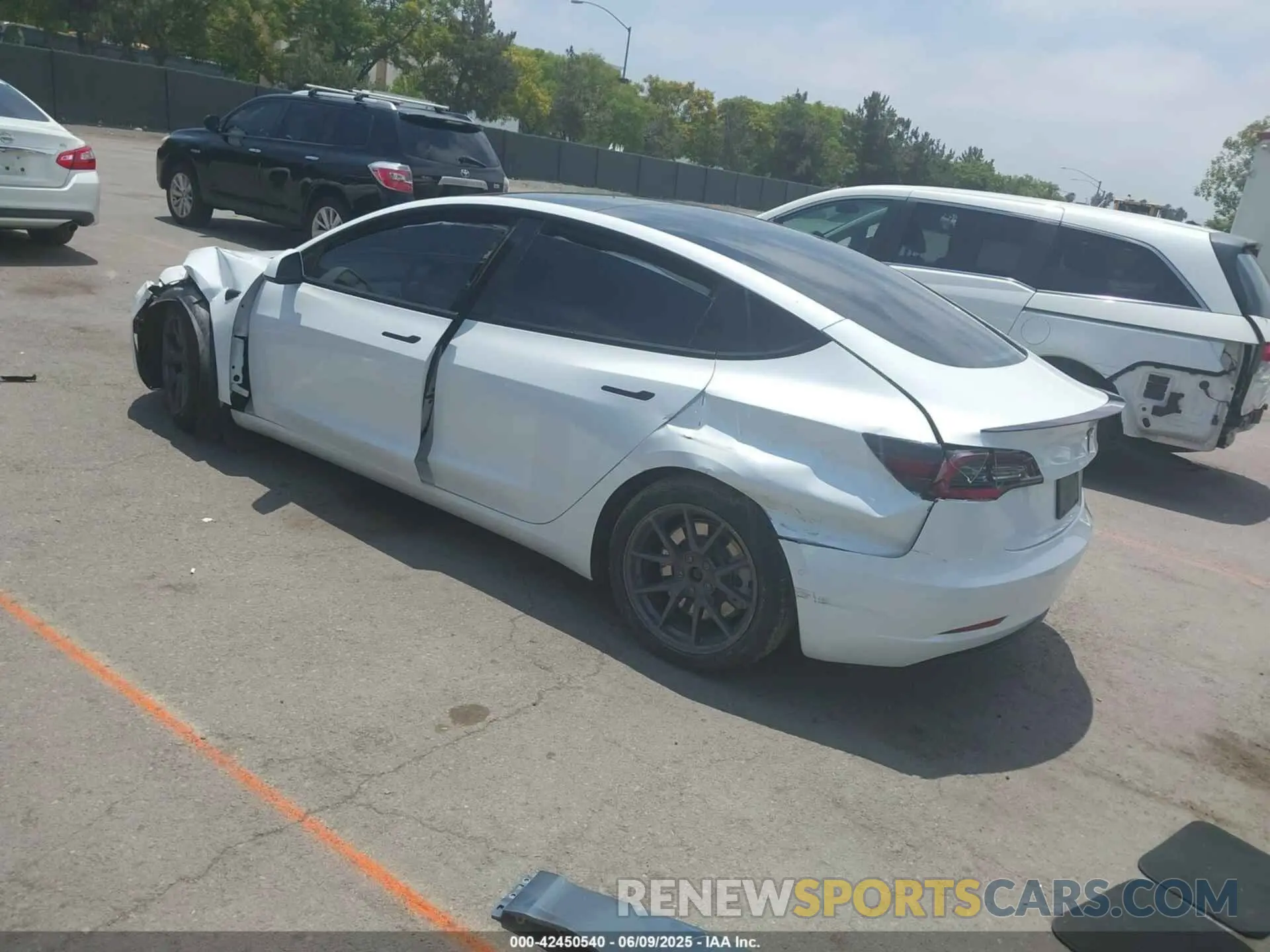 3 Photograph of a damaged car 5YJ3E1EA0NF102851 TESLA MODEL 3 2022