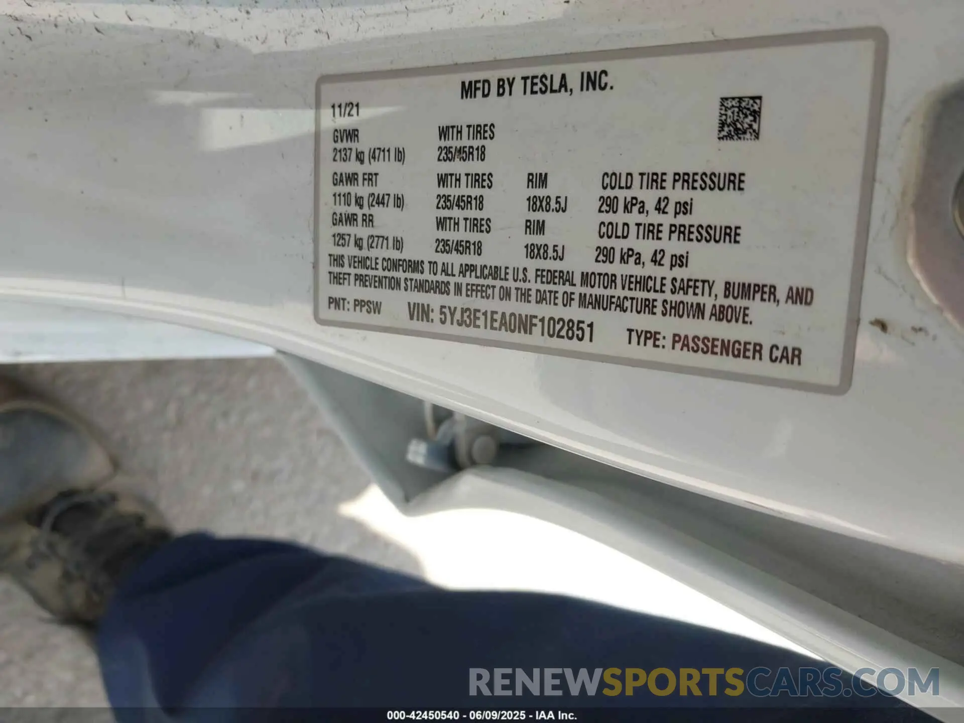9 Photograph of a damaged car 5YJ3E1EA0NF102851 TESLA MODEL 3 2022