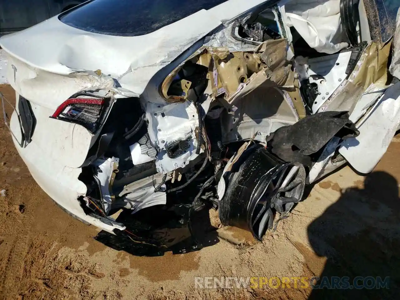 9 Photograph of a damaged car 5YJ3E1EA0NF103515 TESLA MODEL 3 2022