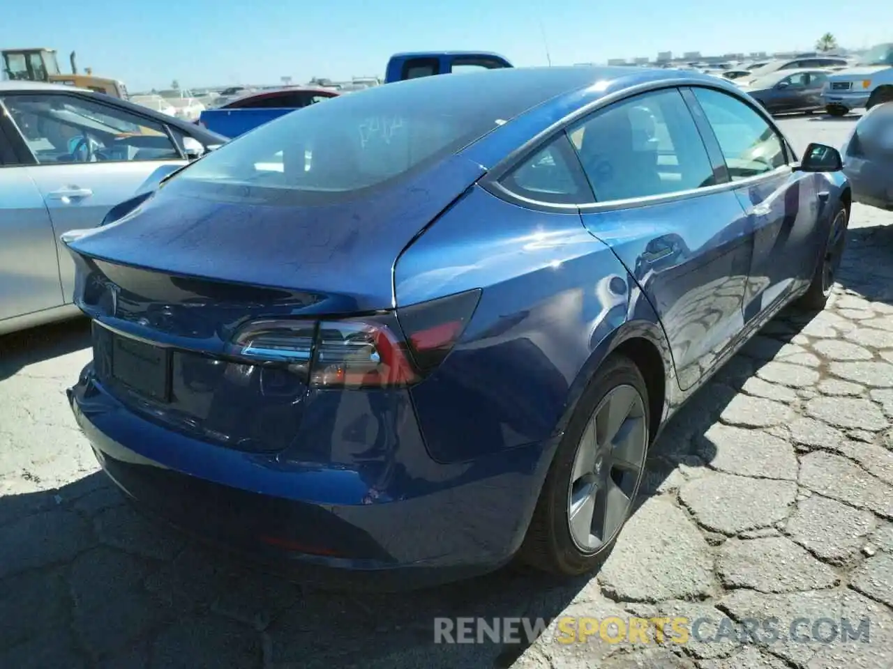 4 Photograph of a damaged car 5YJ3E1EA0NF148163 TESLA MODEL 3 2022