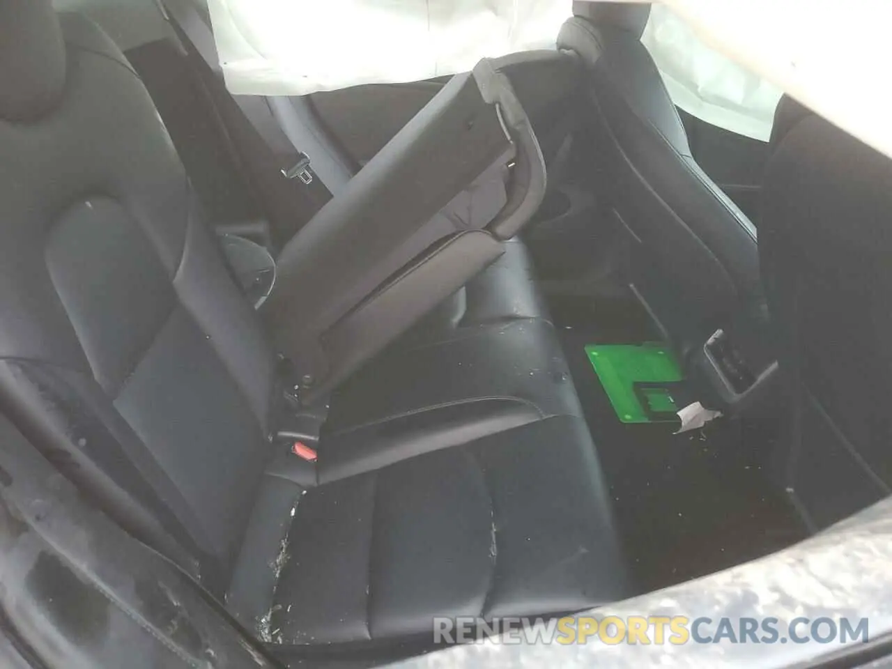 10 Photograph of a damaged car 5YJ3E1EA0NF157719 TESLA MODEL 3 2022