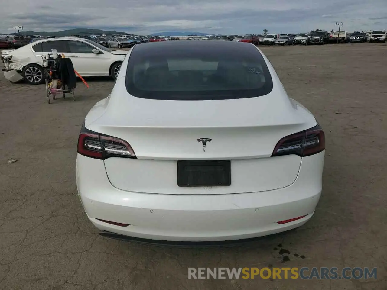 6 Photograph of a damaged car 5YJ3E1EA0NF160989 TESLA MODEL 3 2022