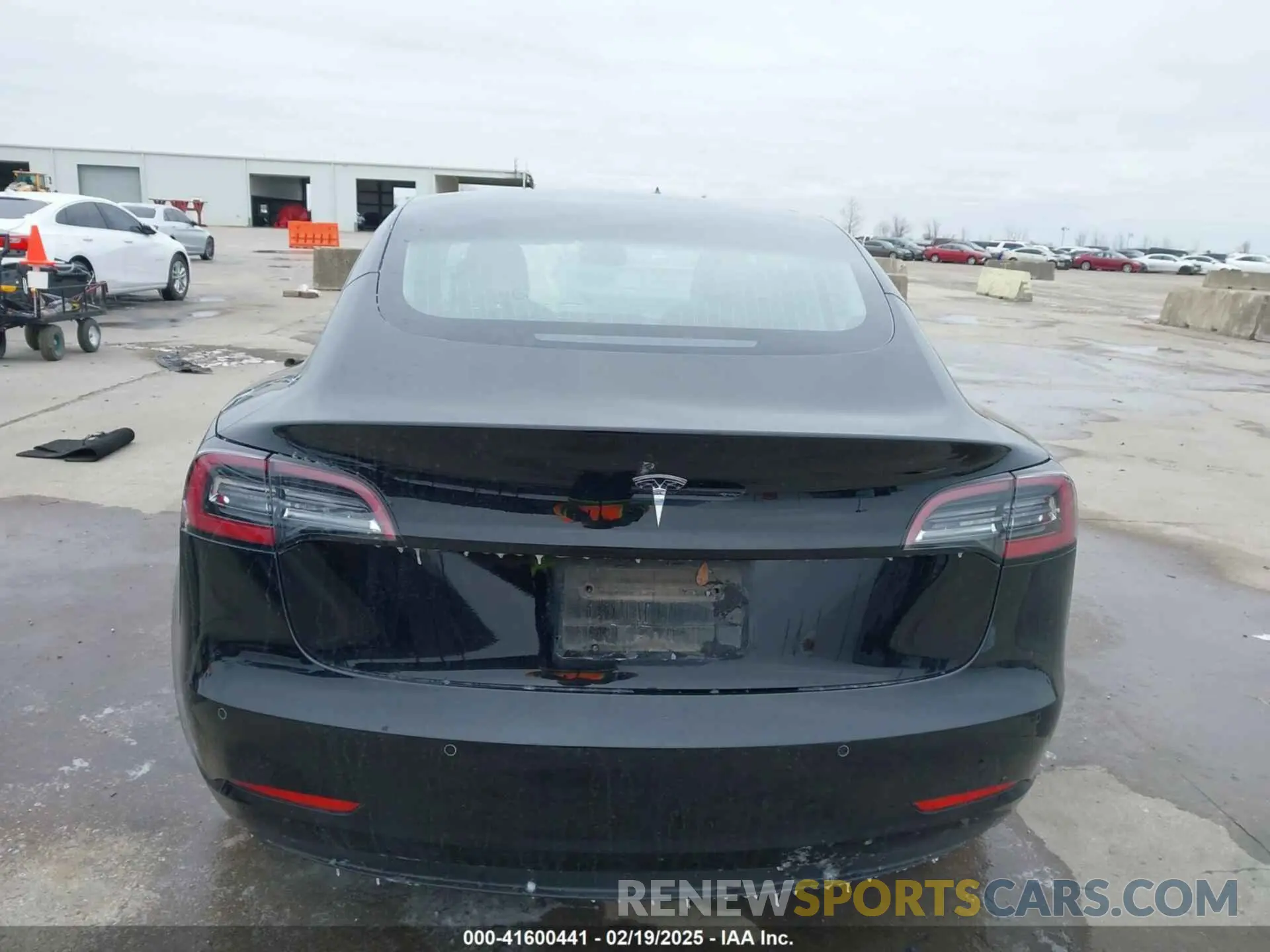 15 Photograph of a damaged car 5YJ3E1EA0NF191336 TESLA MODEL 3 2022
