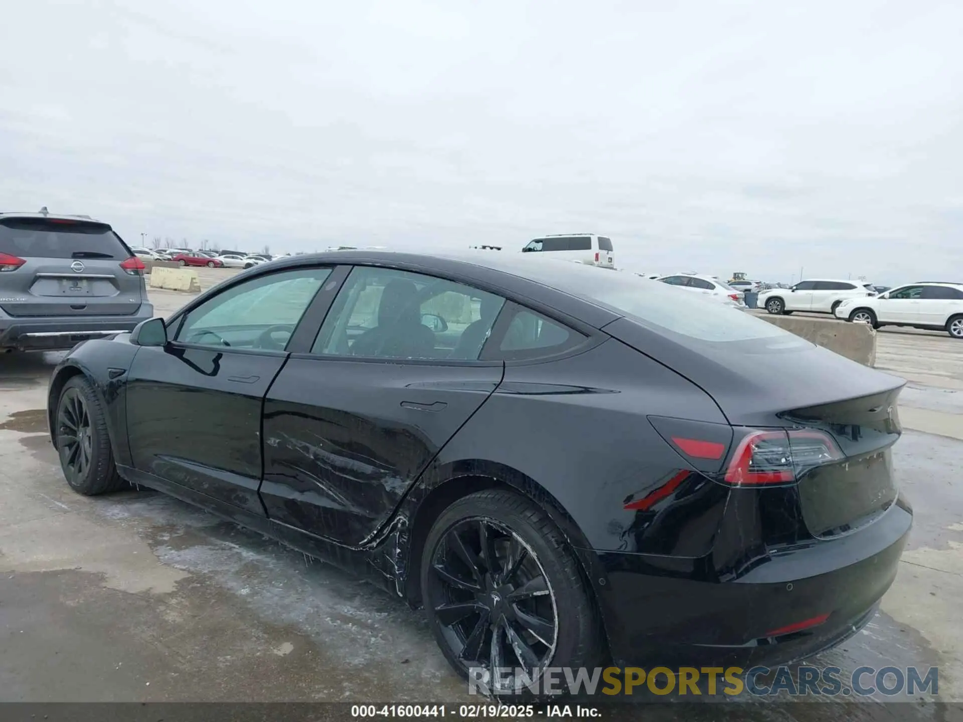 6 Photograph of a damaged car 5YJ3E1EA0NF191336 TESLA MODEL 3 2022