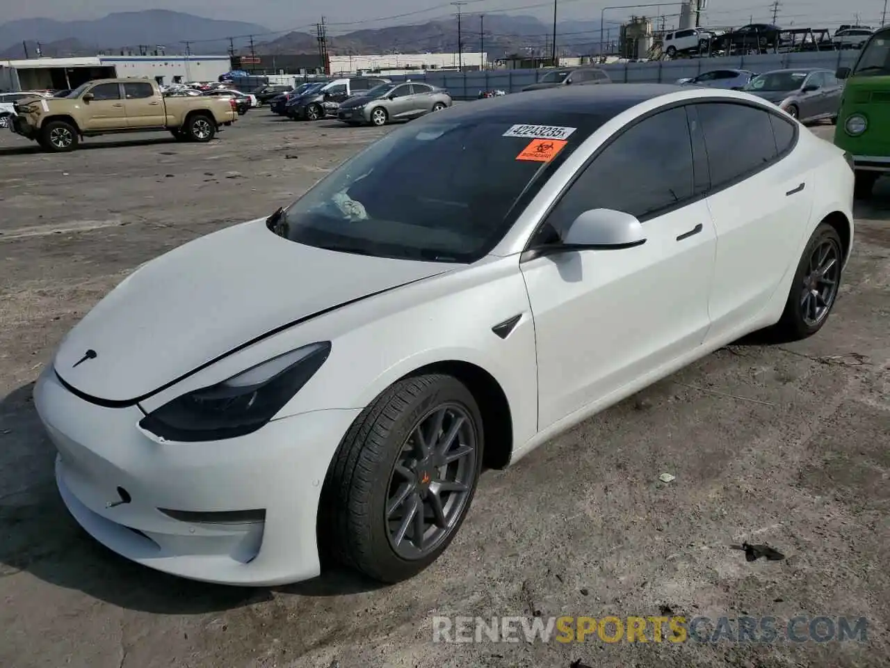 1 Photograph of a damaged car 5YJ3E1EA0NF252149 TESLA MODEL 3 2022