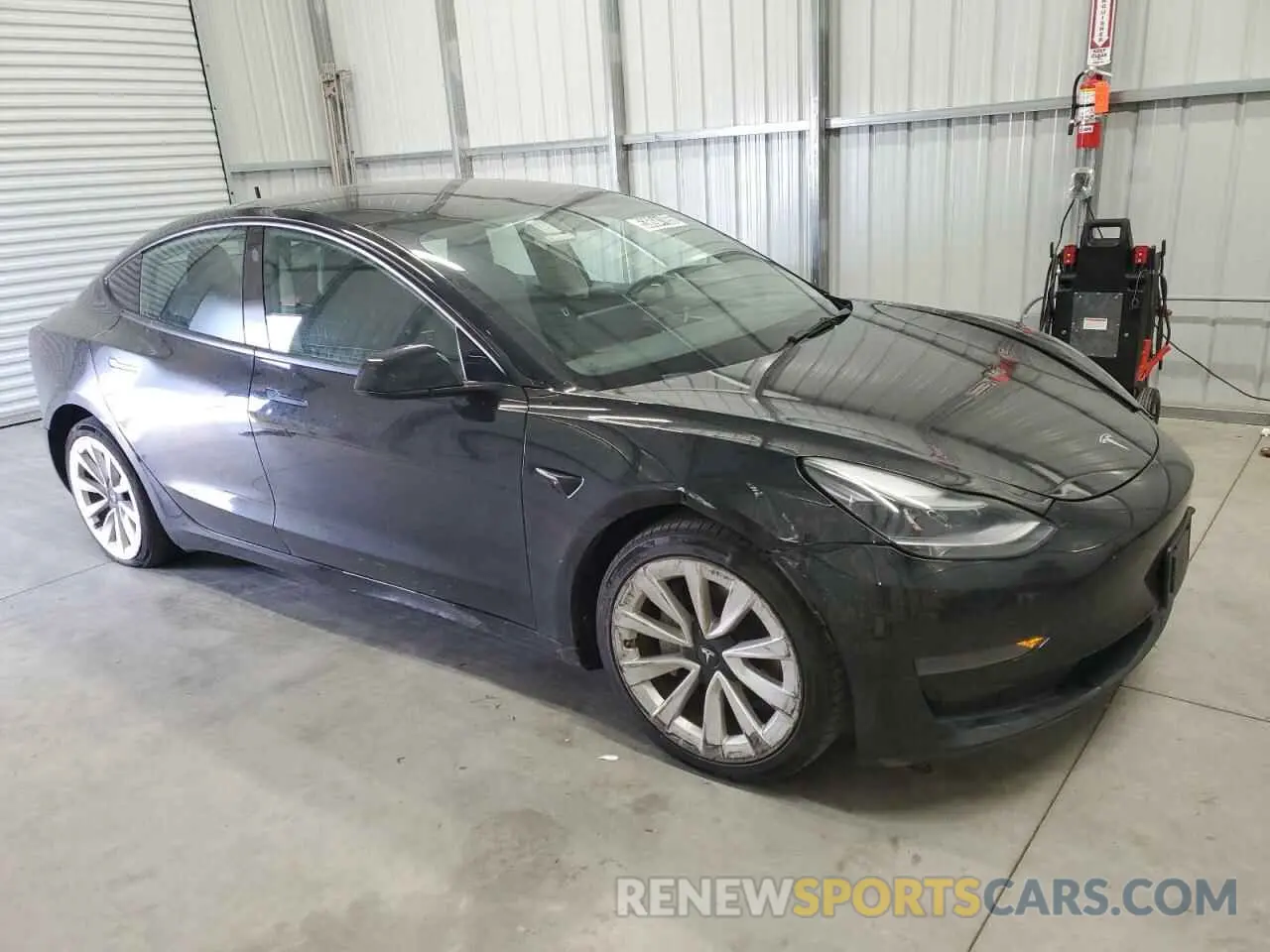 4 Photograph of a damaged car 5YJ3E1EA0NF286088 TESLA MODEL 3 2022
