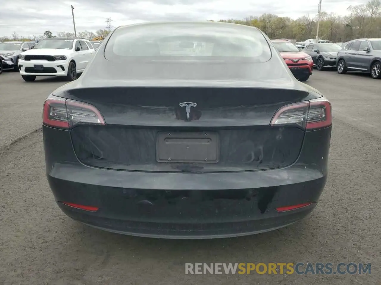 6 Photograph of a damaged car 5YJ3E1EA0NF286088 TESLA MODEL 3 2022